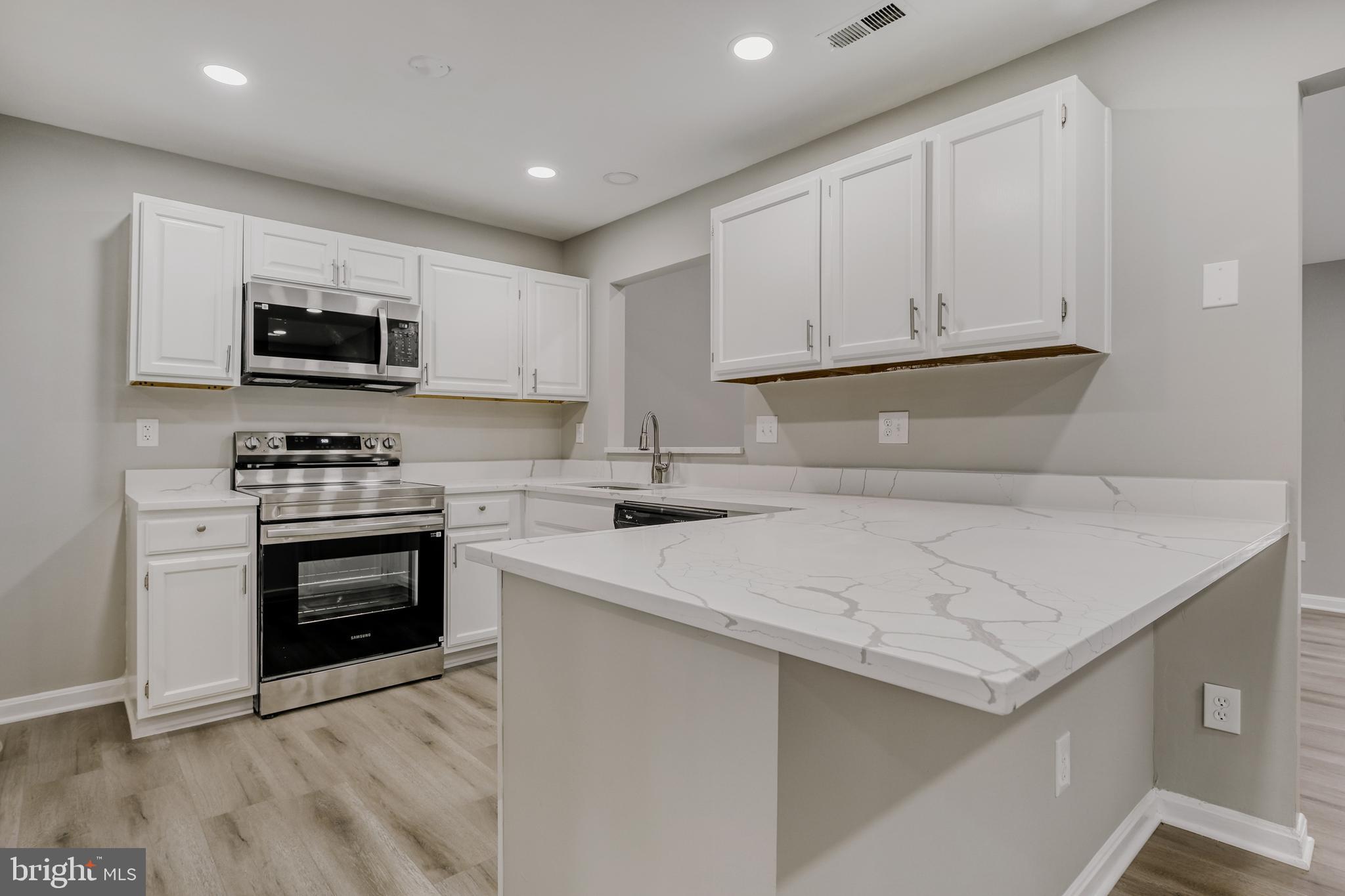 1214 BENNETT PLACE