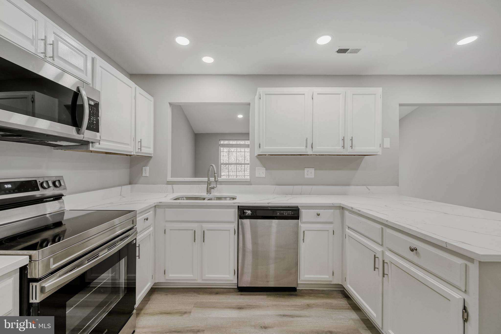 1214 BENNETT PLACE