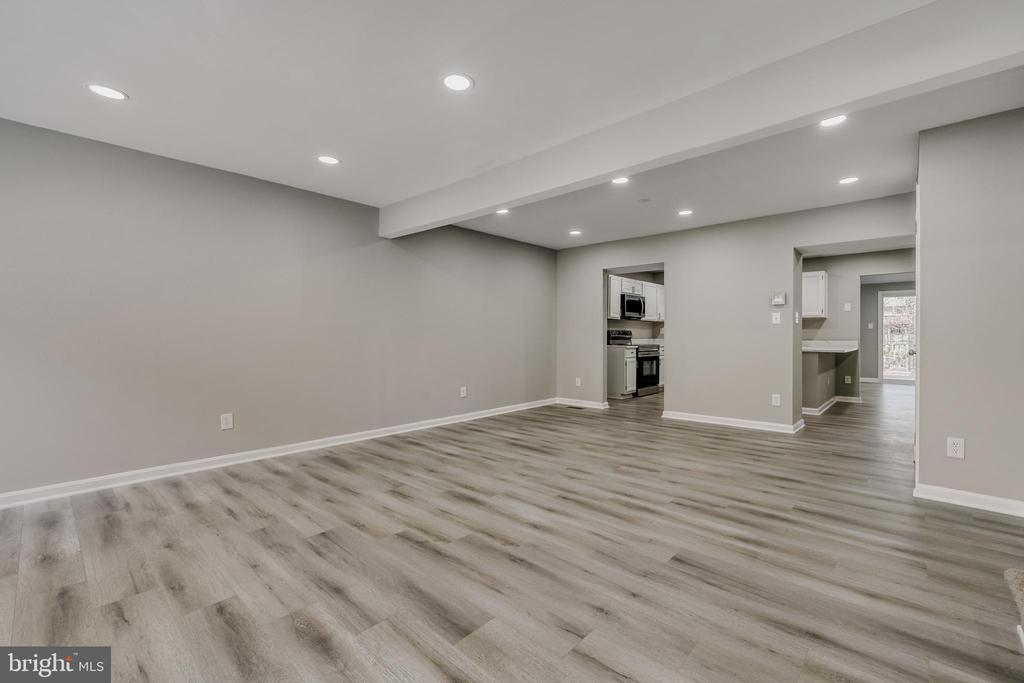 1214 BENNETT PLACE