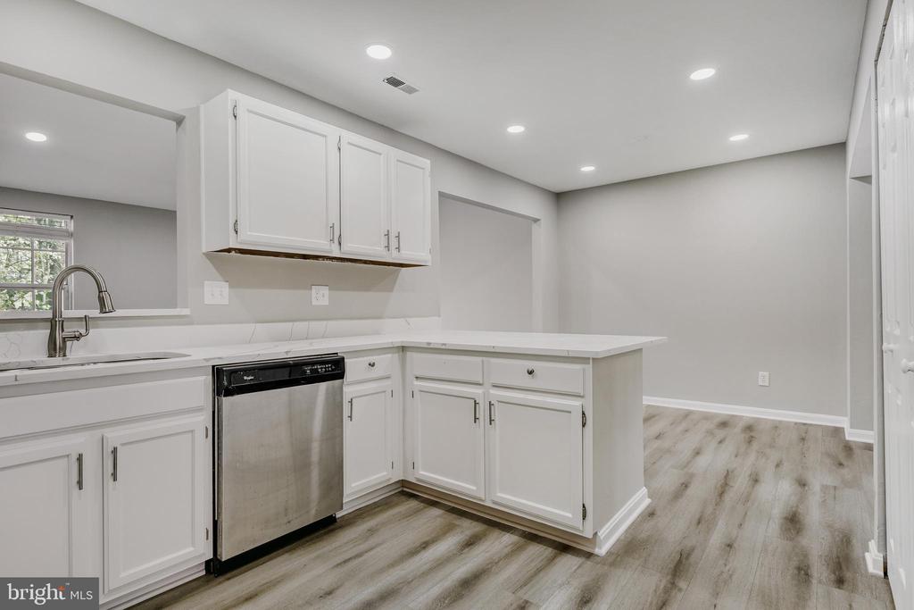 1214 BENNETT PLACE