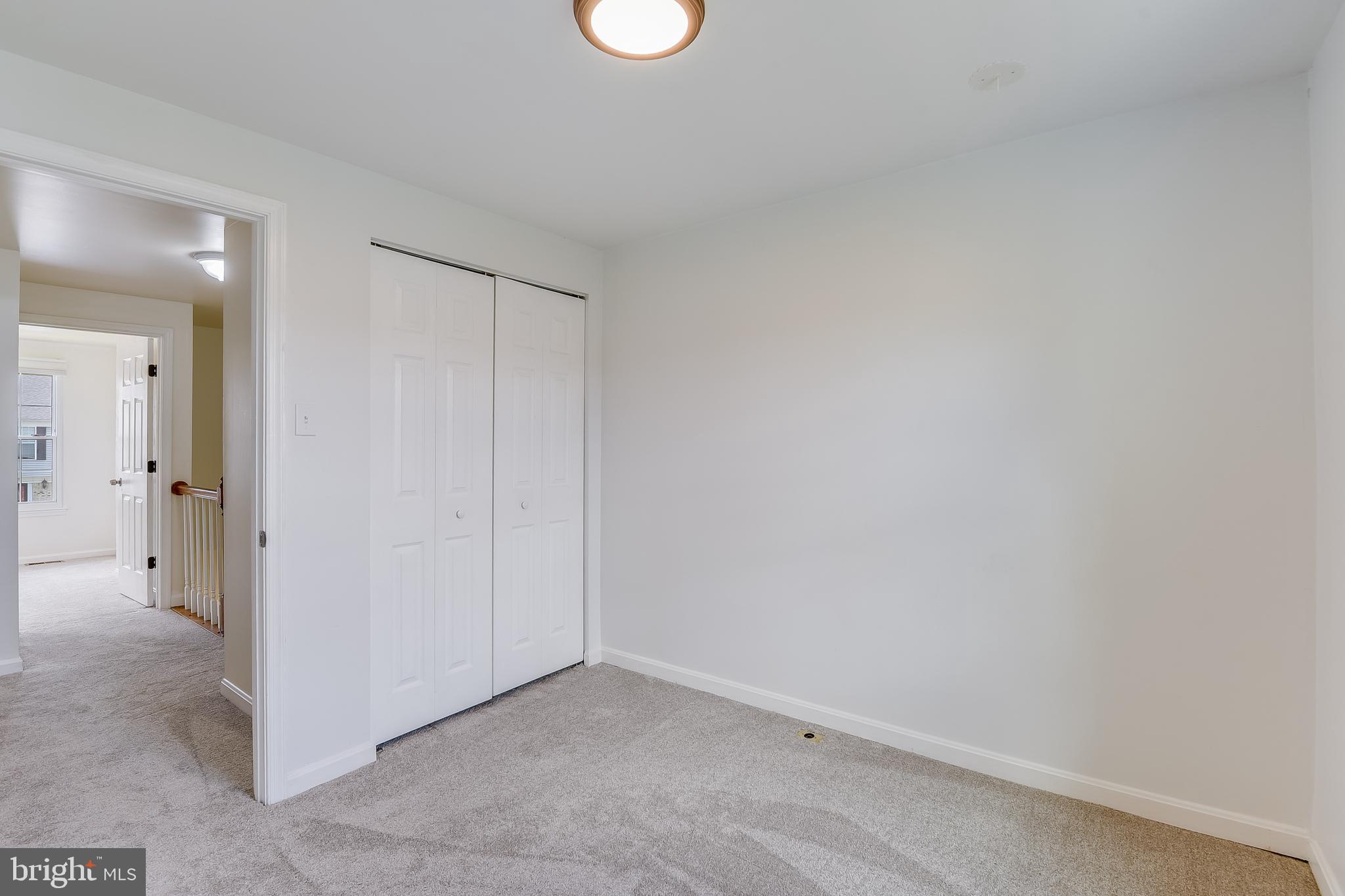 1806 GLENDALE LANE