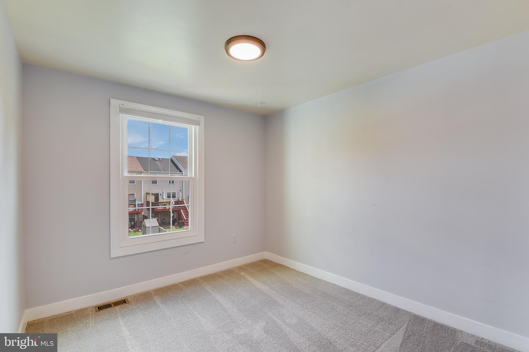 1806 GLENDALE LANE