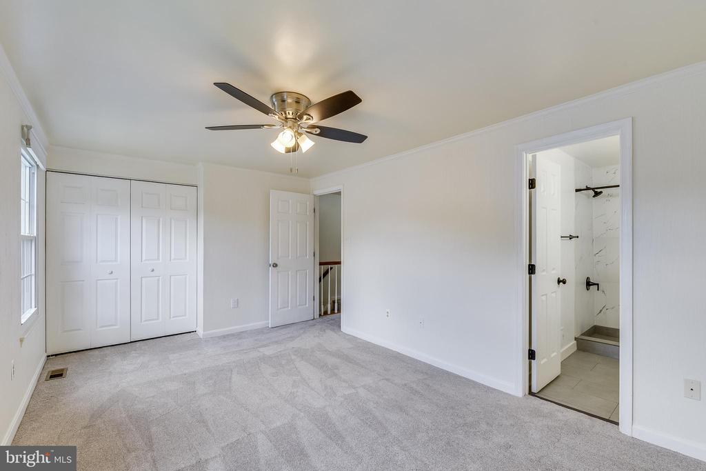 1806 GLENDALE LANE