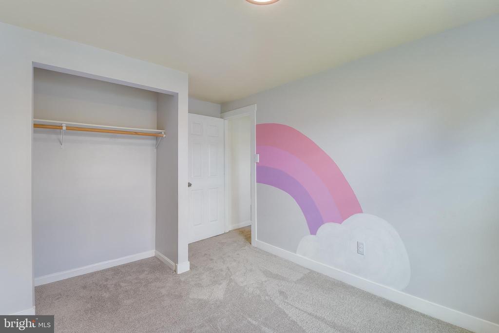 1806 GLENDALE LANE