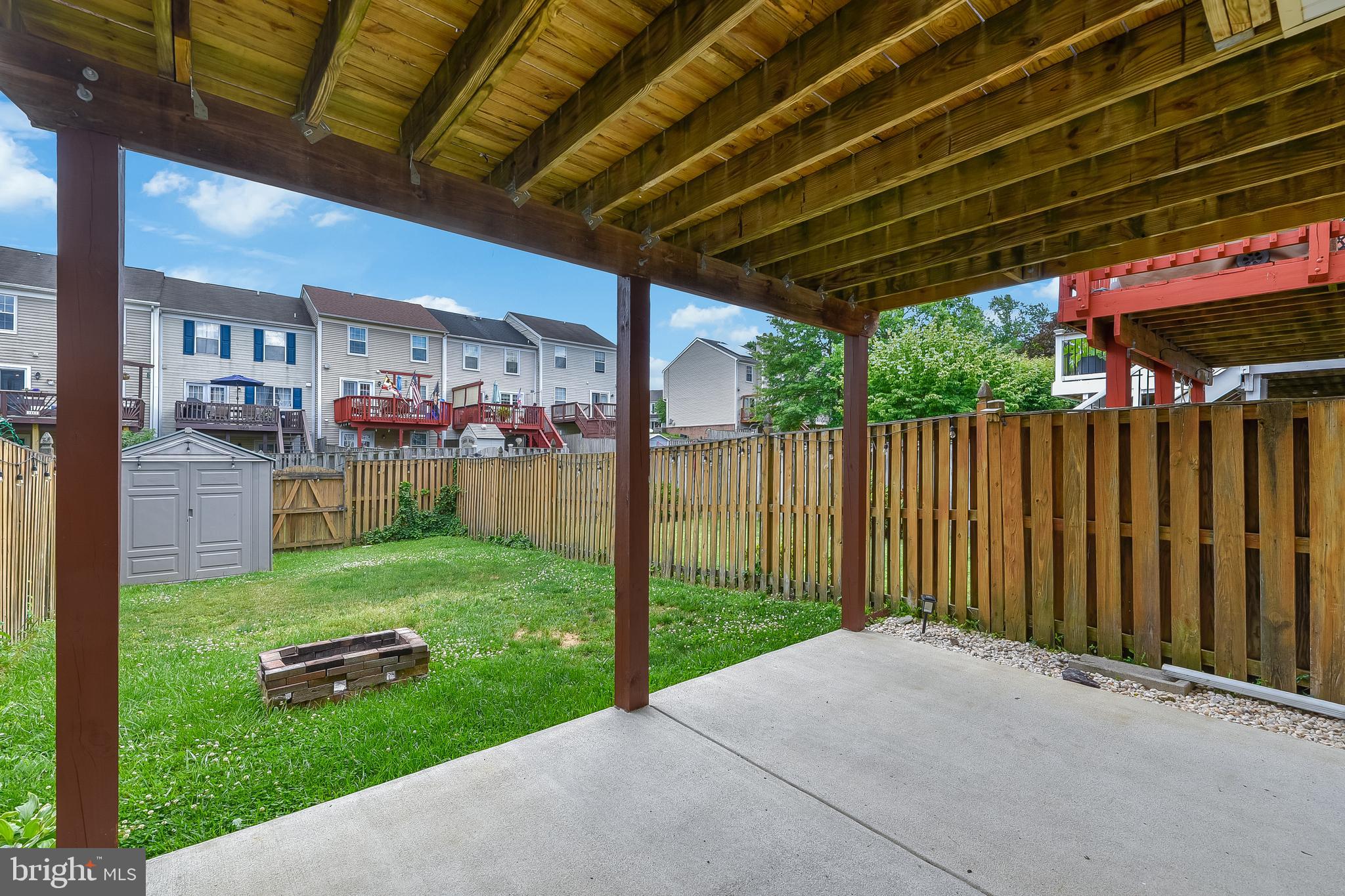 1806 GLENDALE LANE