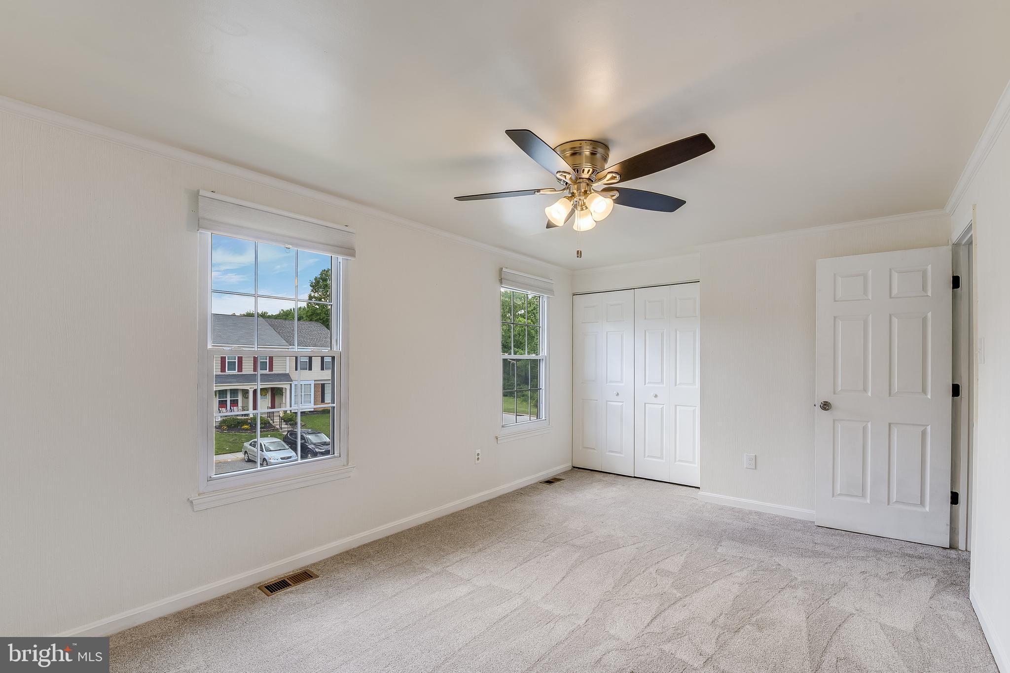 1806 GLENDALE LANE
