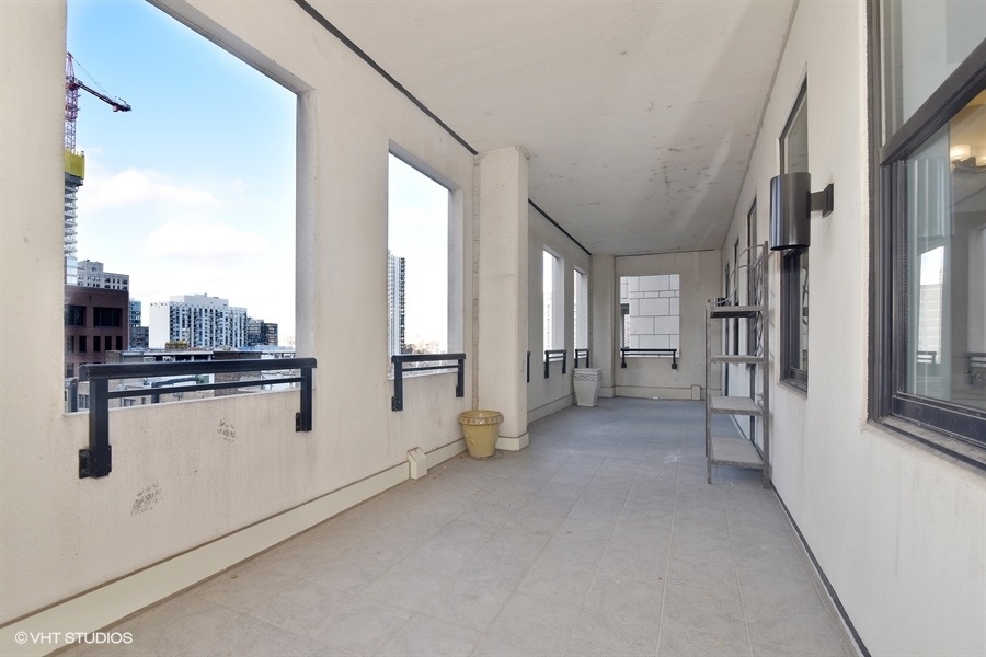 1155 N Dearborn  Street, Unit 704