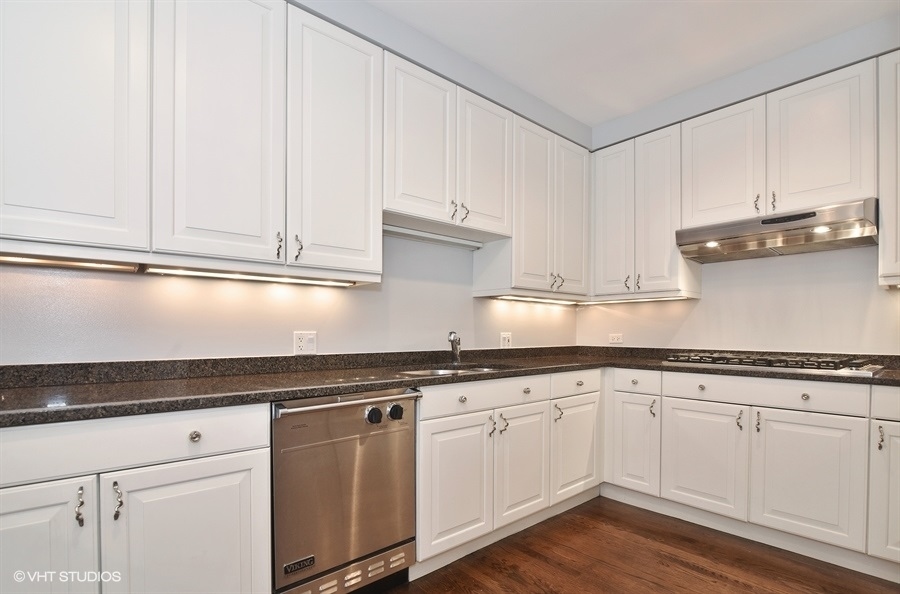 1155 N Dearborn  Street, Unit 704