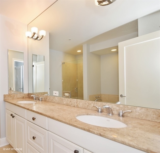 1155 N Dearborn  Street, Unit 704