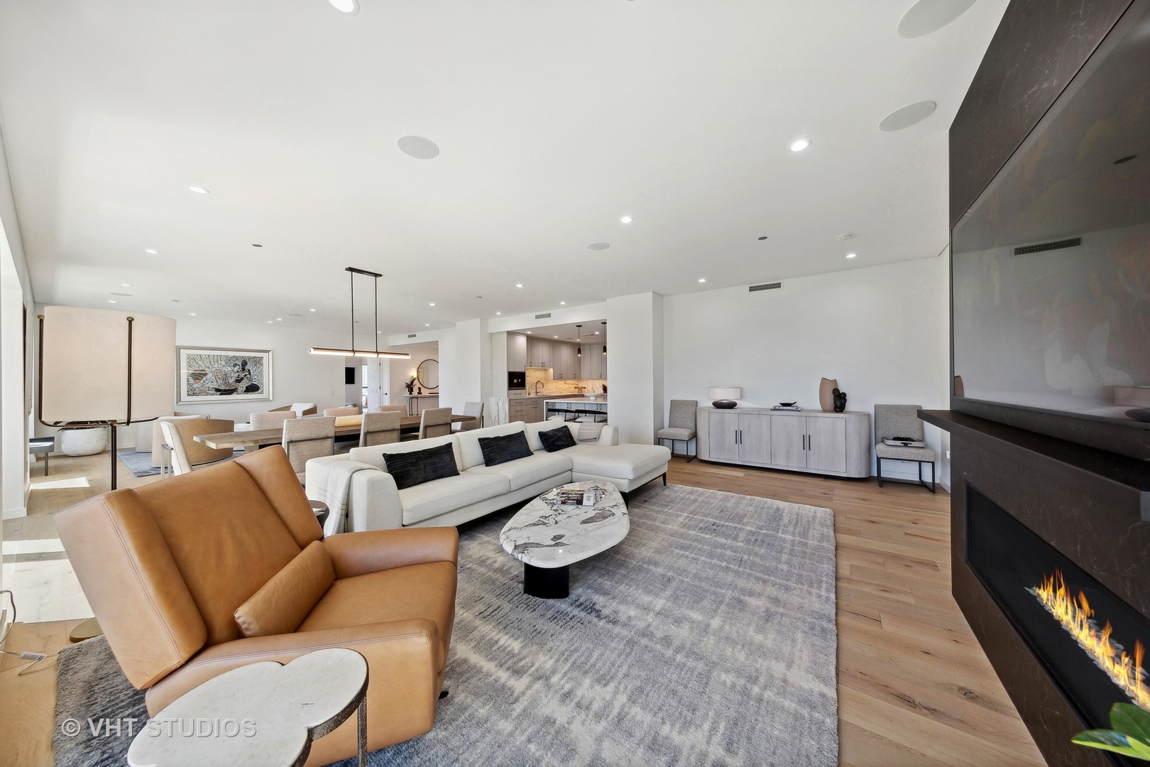 800 N MICHIGAN Avenue Unit: 2901