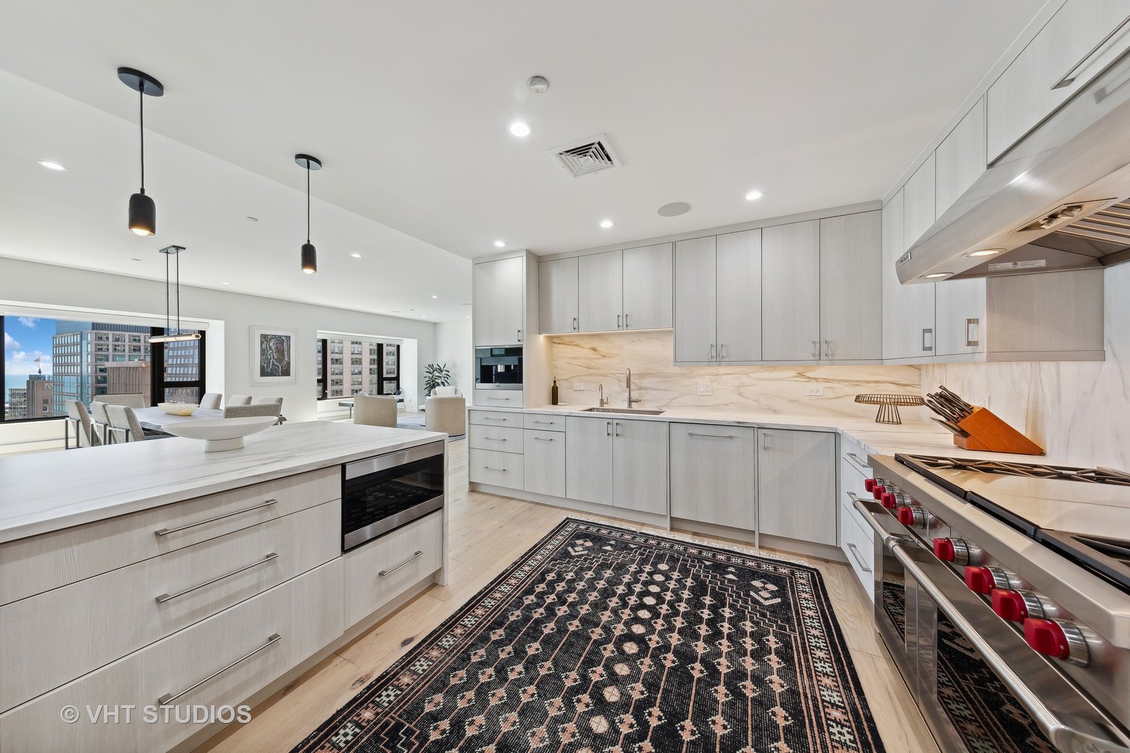 800 N MICHIGAN Avenue Unit: 2901