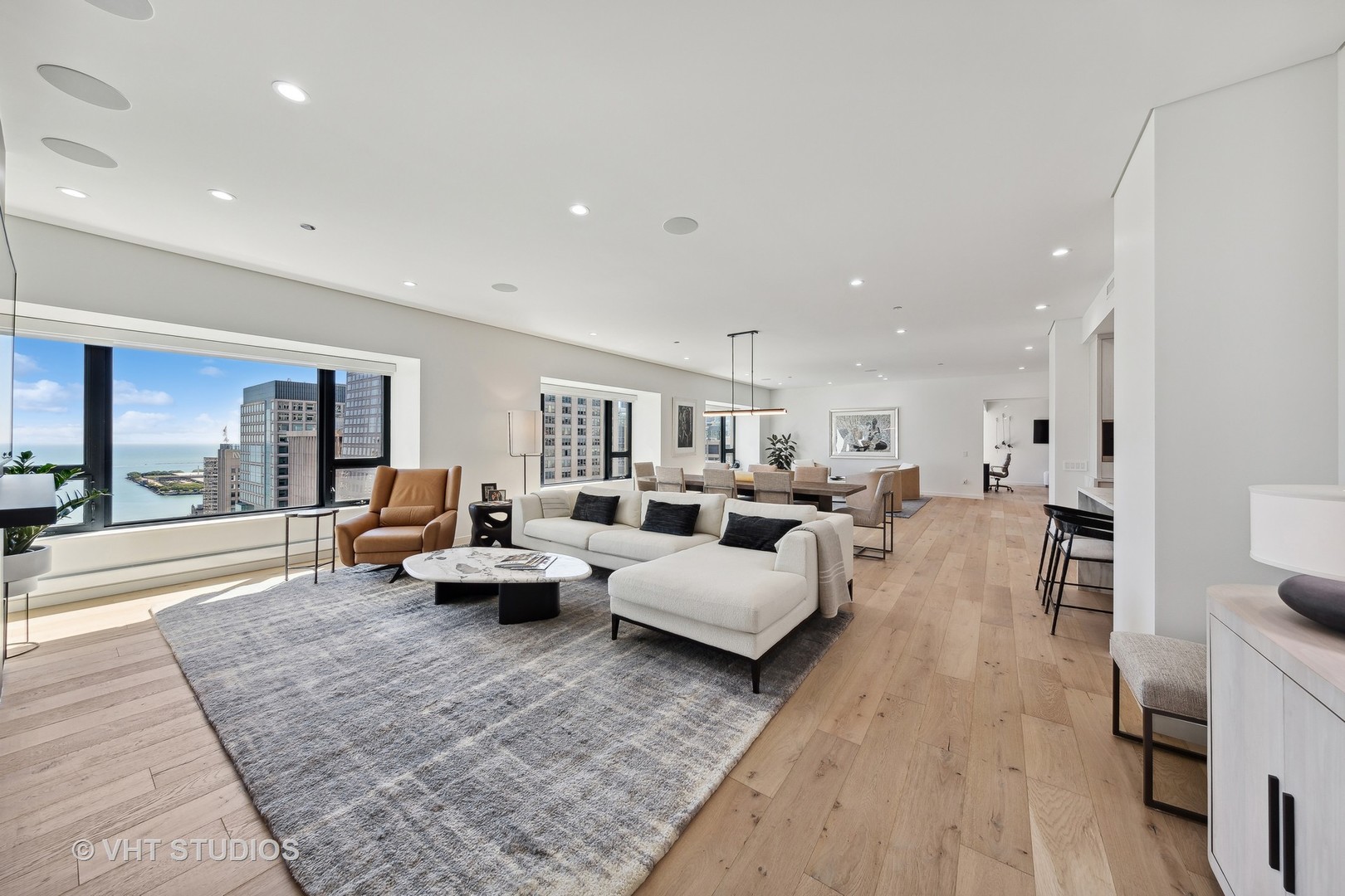 800 N MICHIGAN Avenue Unit: 2901