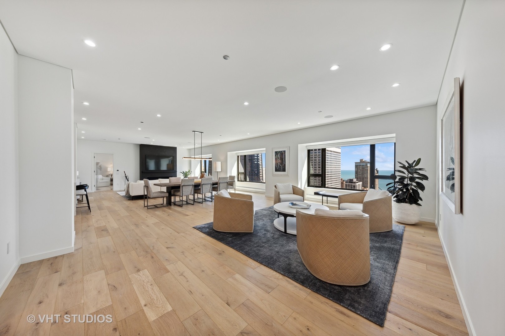 800 N MICHIGAN Avenue Unit: 2901