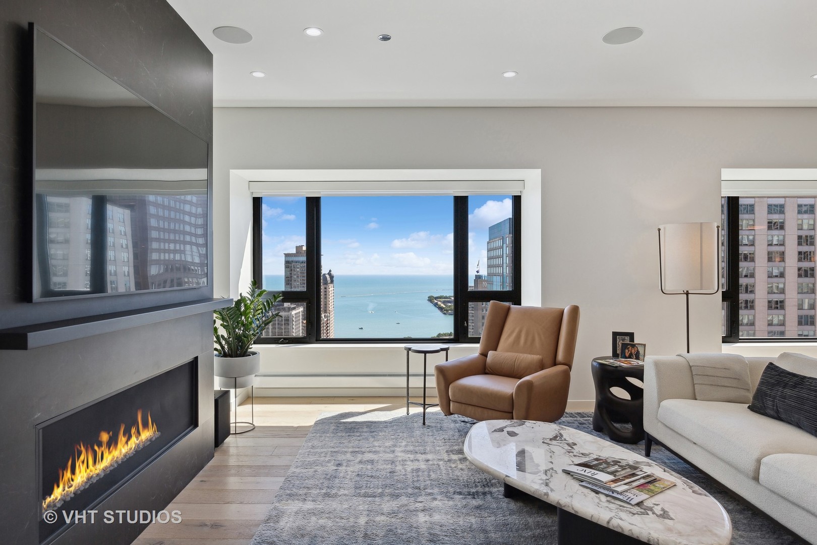 800 N MICHIGAN Avenue Unit: 2901