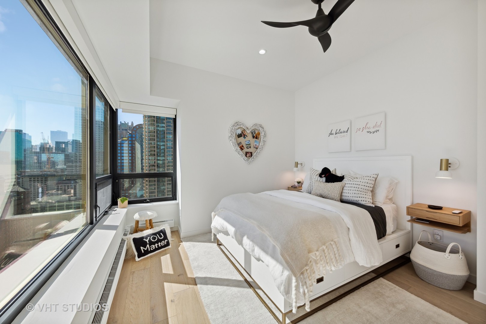 800 N MICHIGAN Avenue Unit: 2901