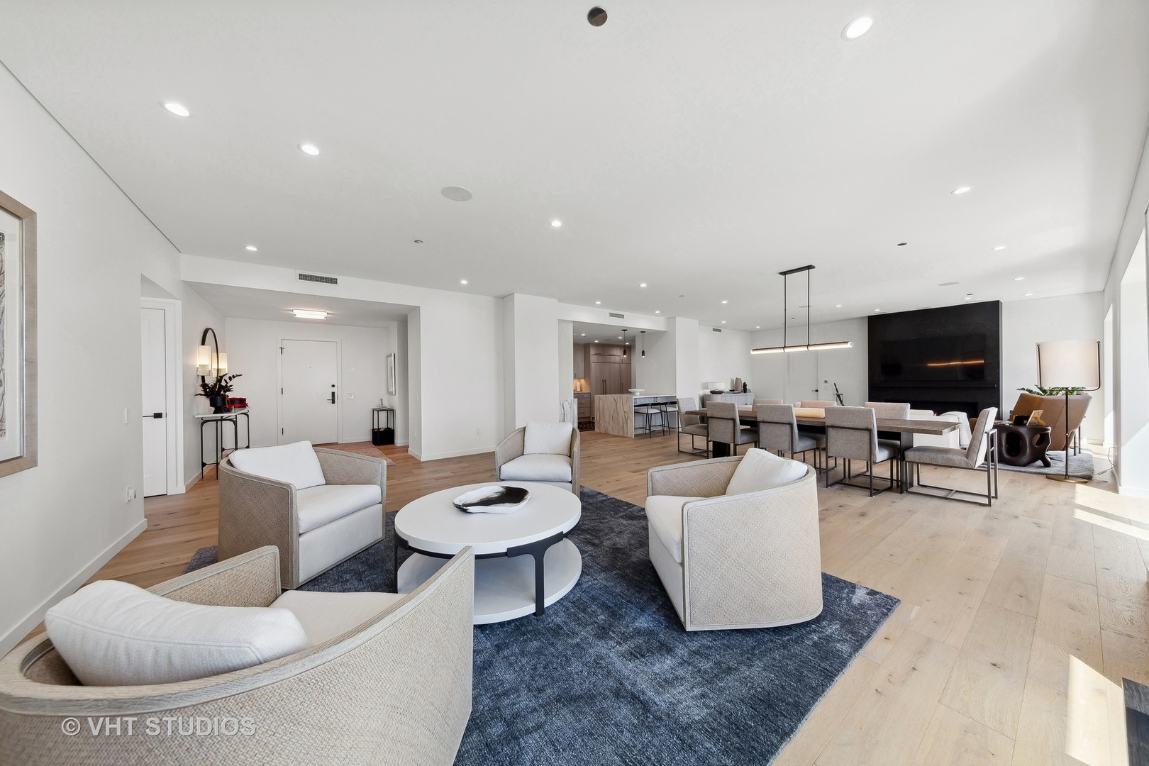 800 N MICHIGAN Avenue Unit: 2901