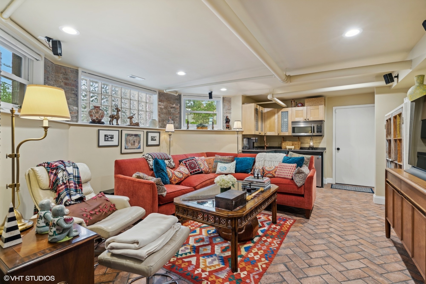 2473 N Albany Avenue