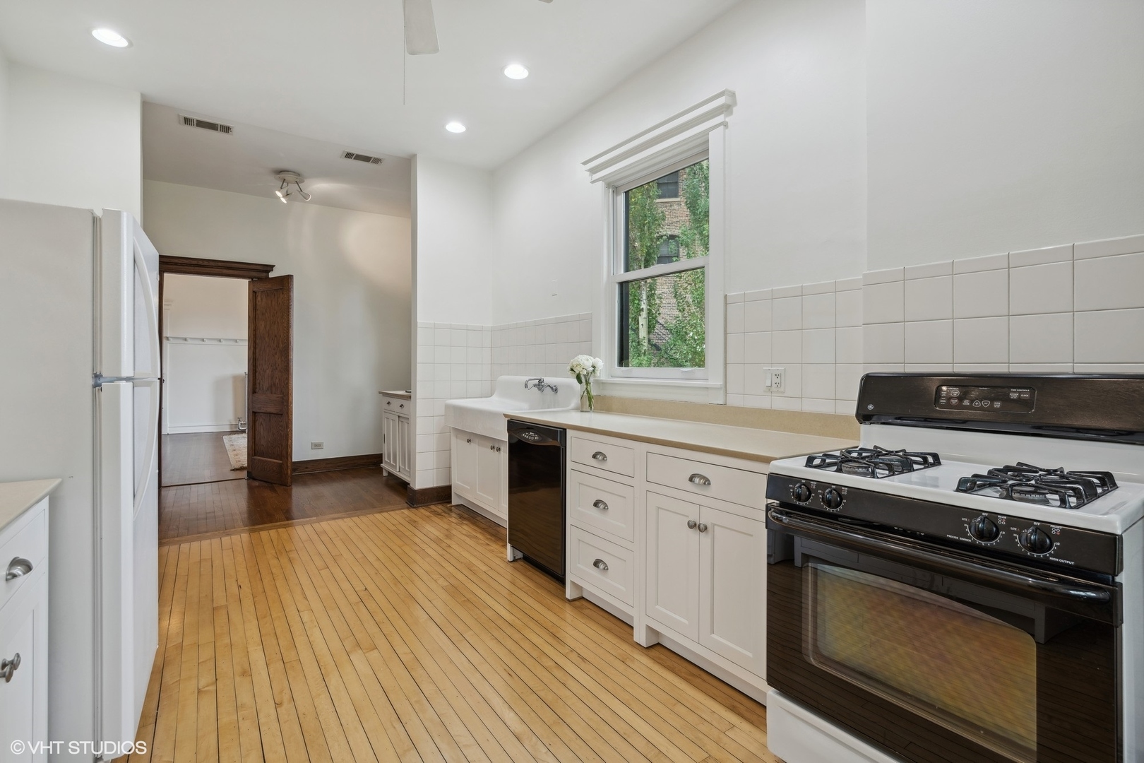 2473 N Albany Avenue