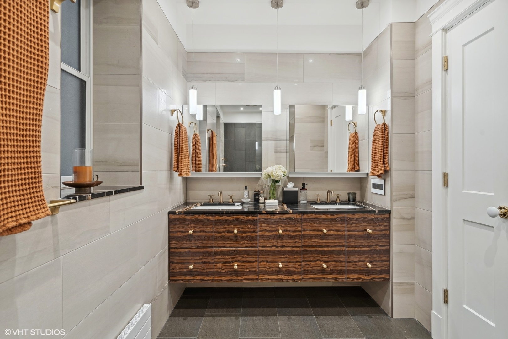 2473 N Albany Avenue