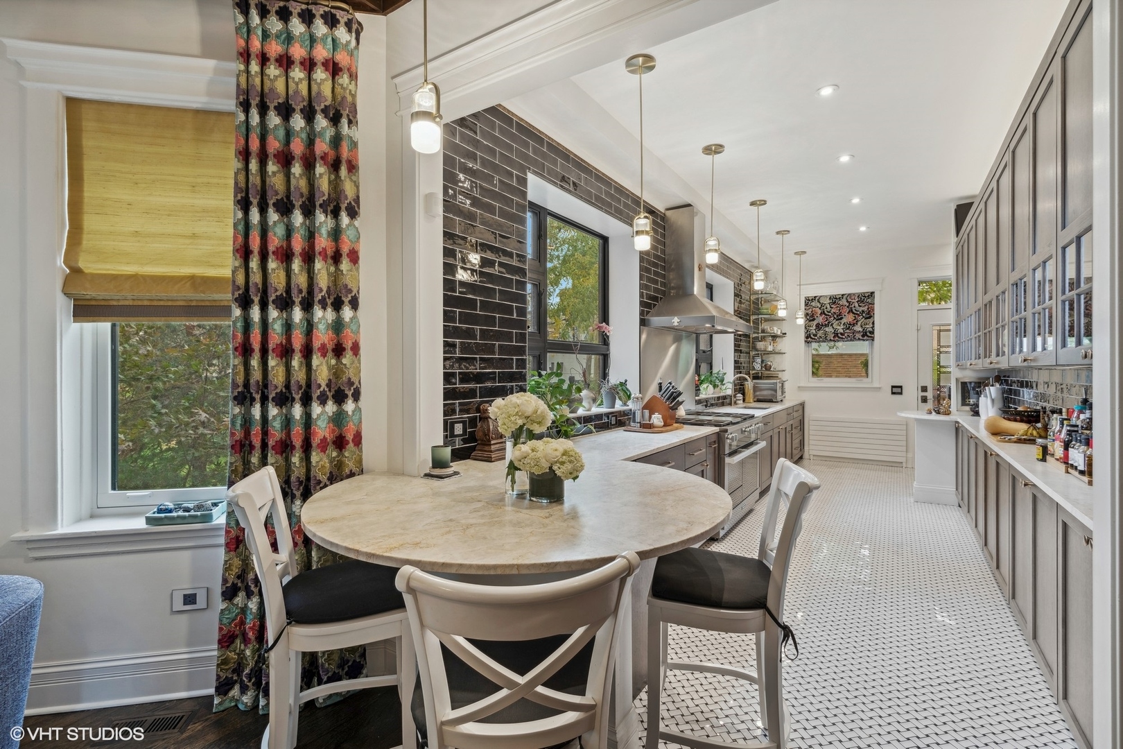 2473 N Albany Avenue