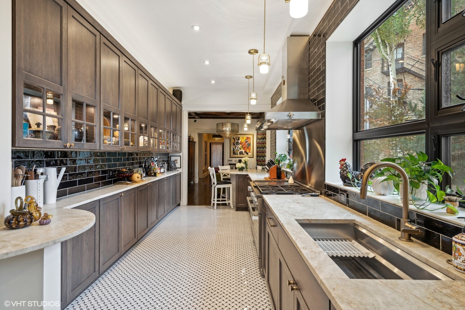 2473 N Albany Avenue