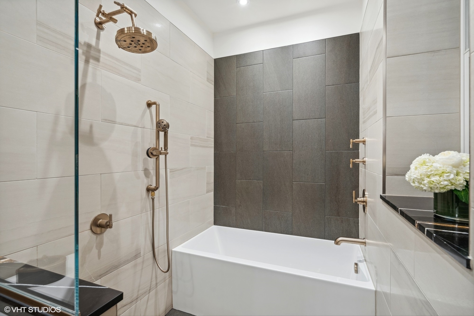 2473 N Albany Avenue