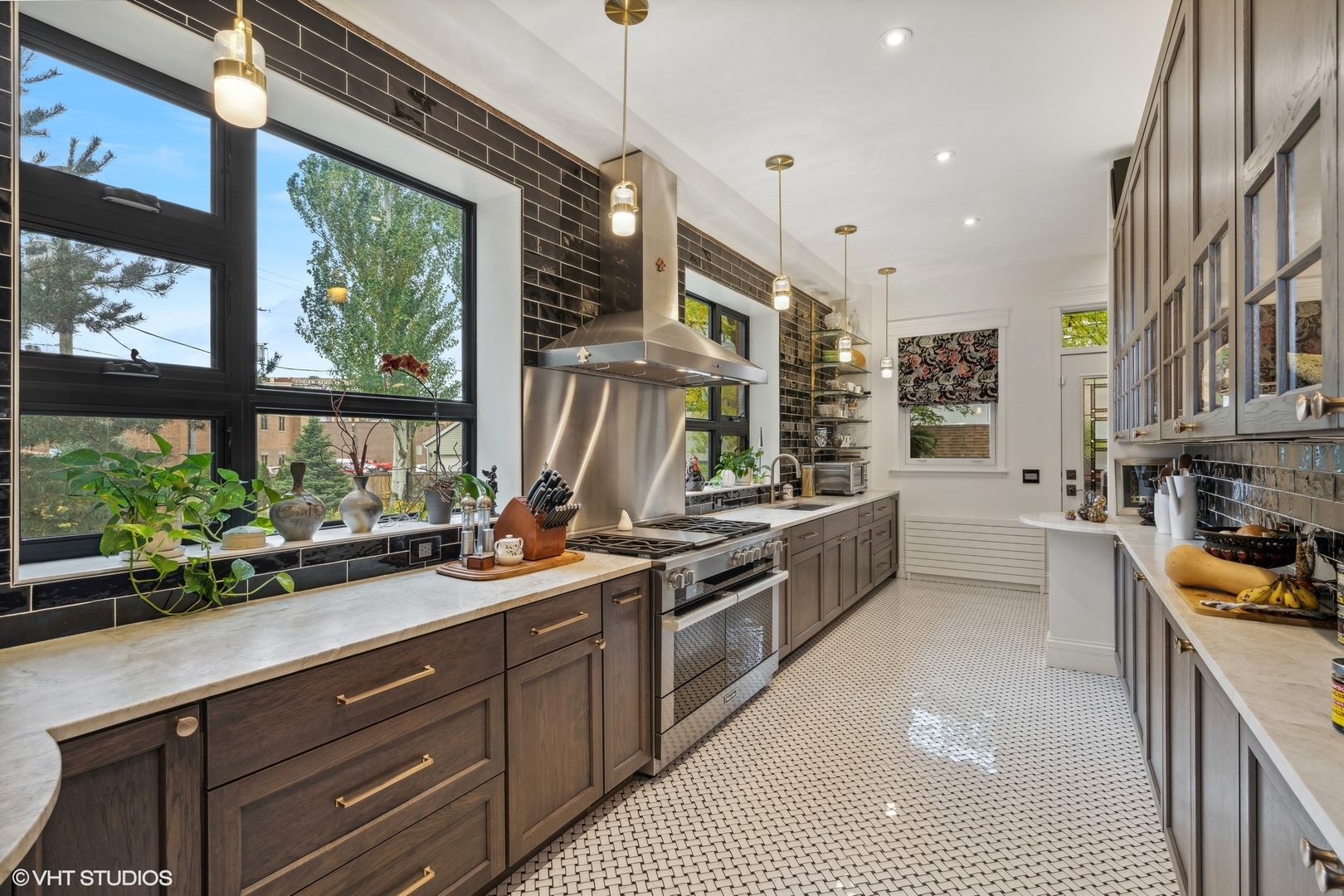 2473 N Albany Avenue