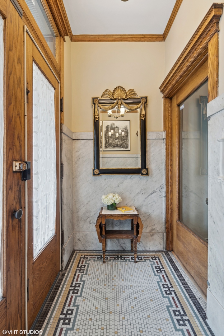 2473 N Albany Avenue