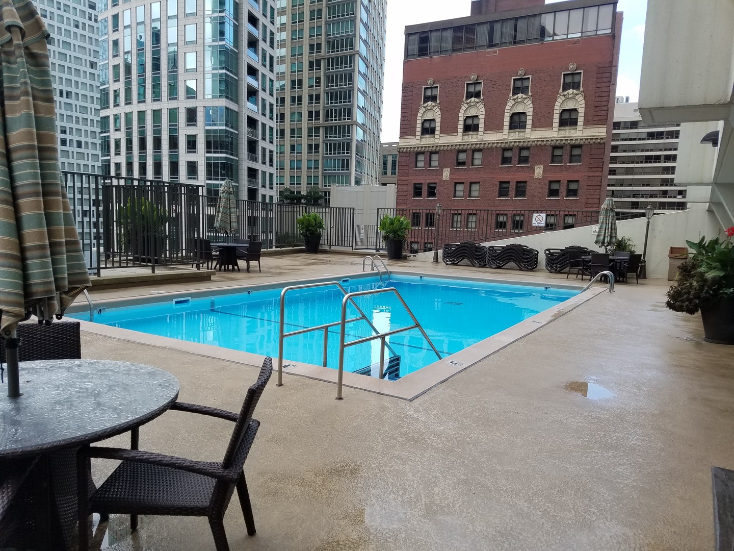 111 E Chestnut Street Unit: 30F