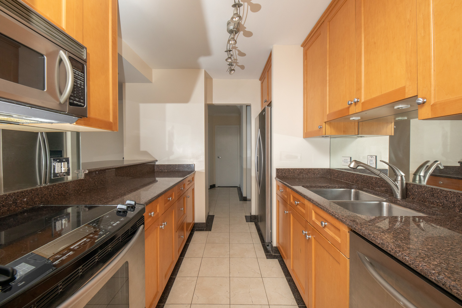 111 E Chestnut Street Unit: 30F