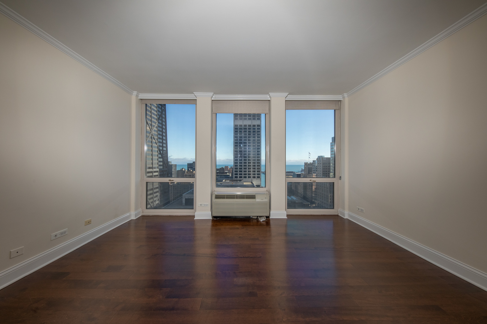111 E Chestnut Street Unit: 30F