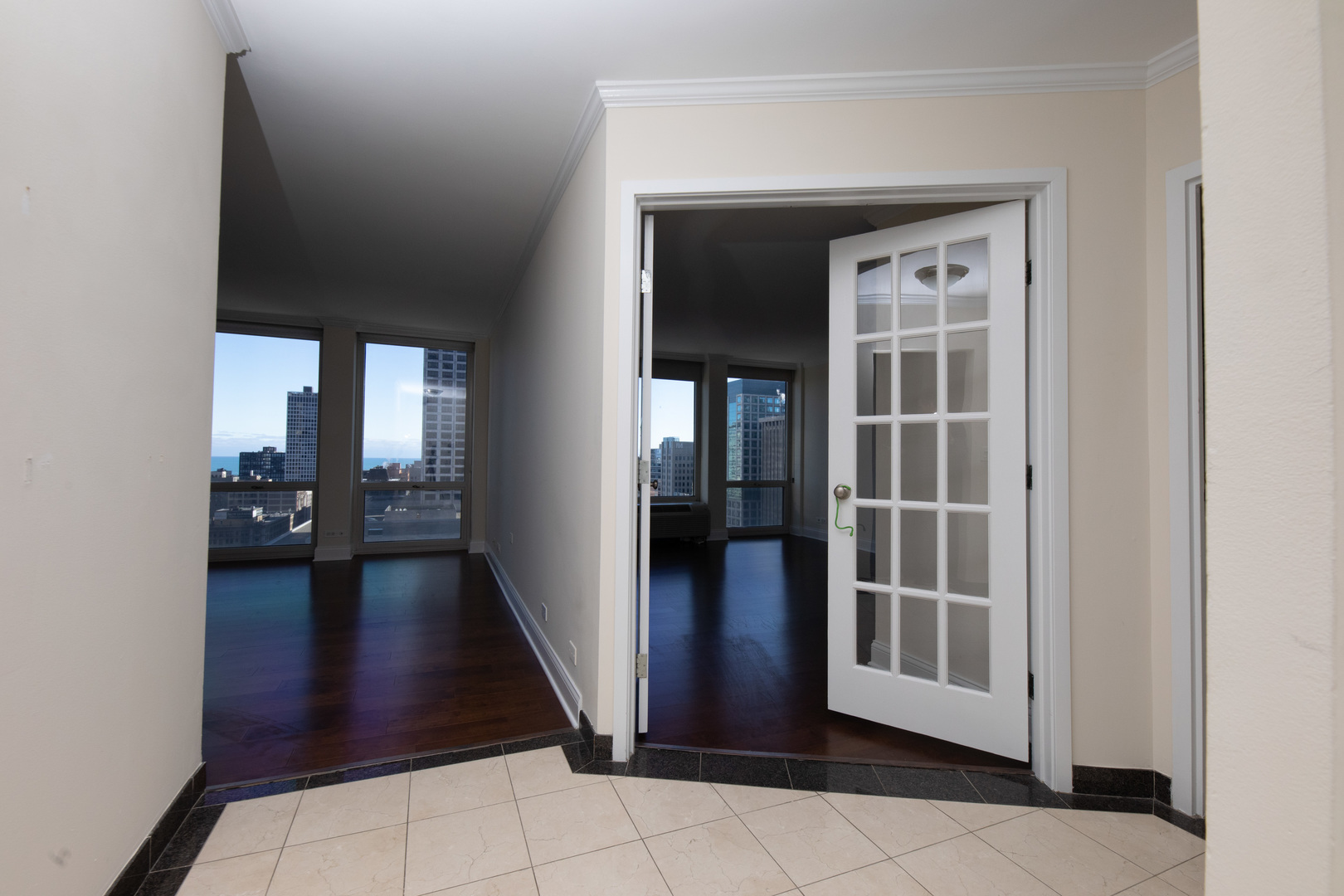 111 E Chestnut Street Unit: 30F