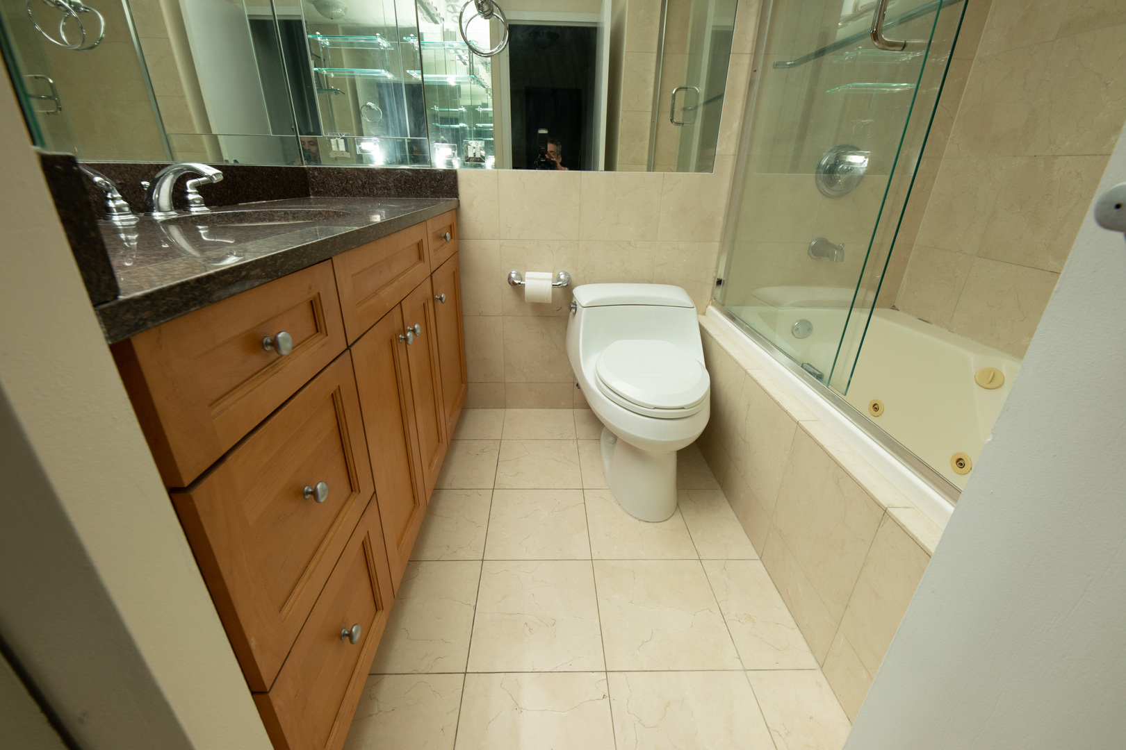 111 E Chestnut Street Unit: 30F