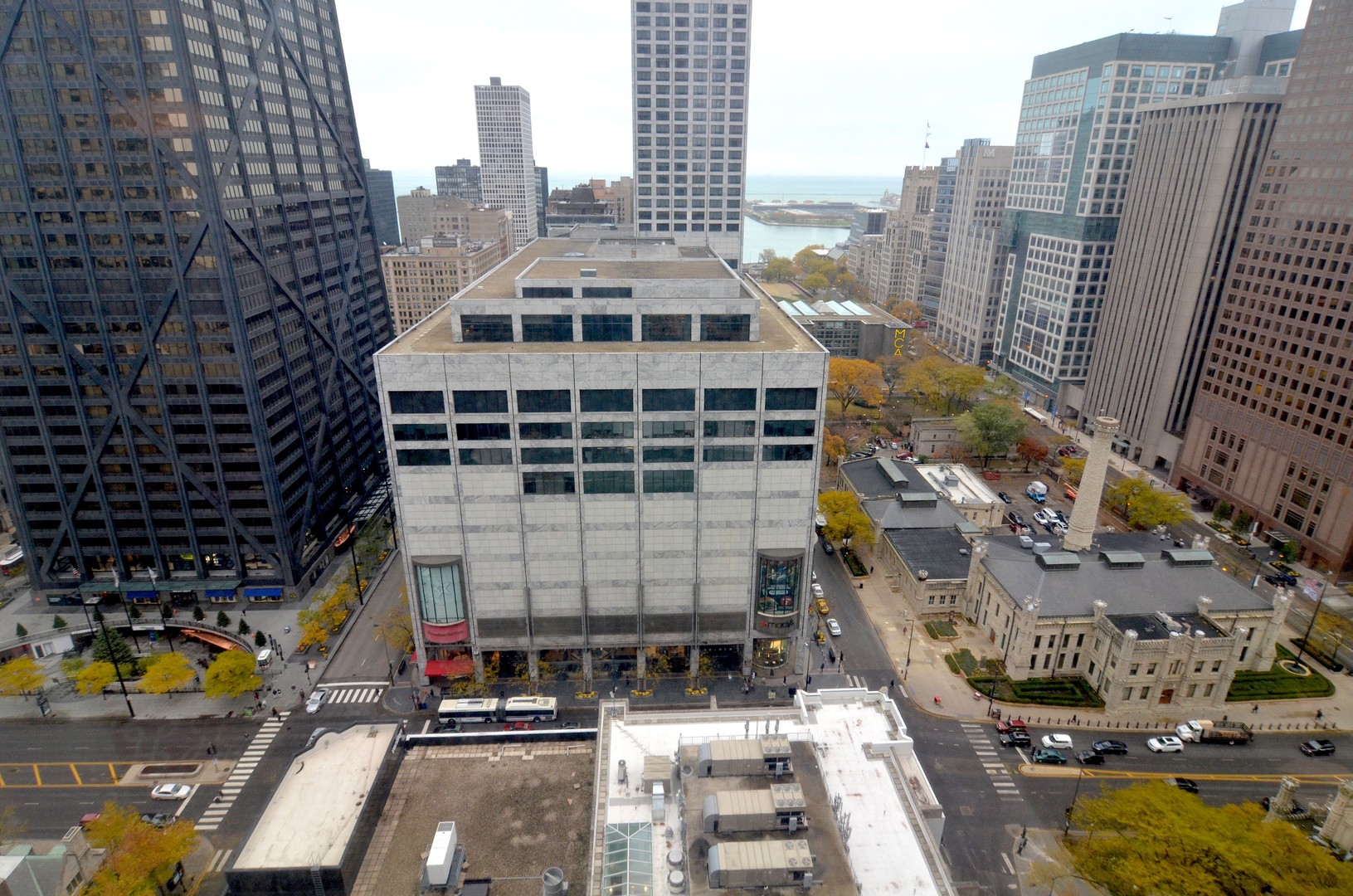111 E Chestnut Street Unit: 30F