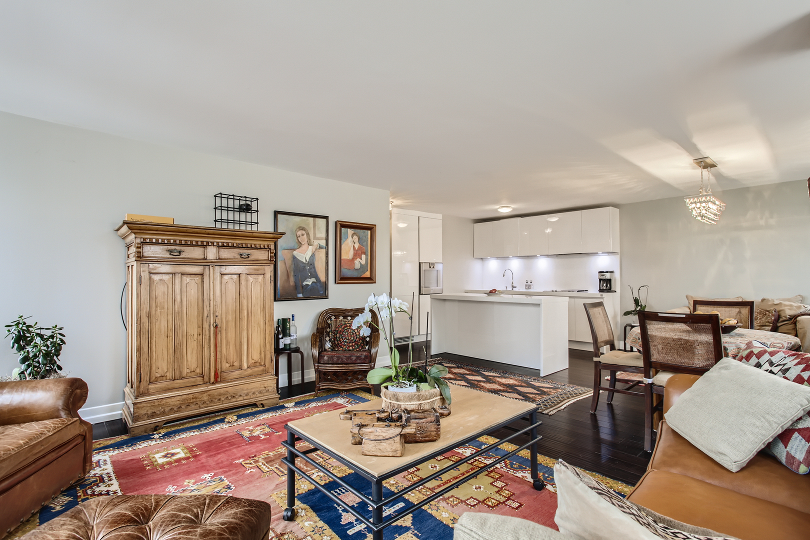 100 E WALTON Street Unit: 19F