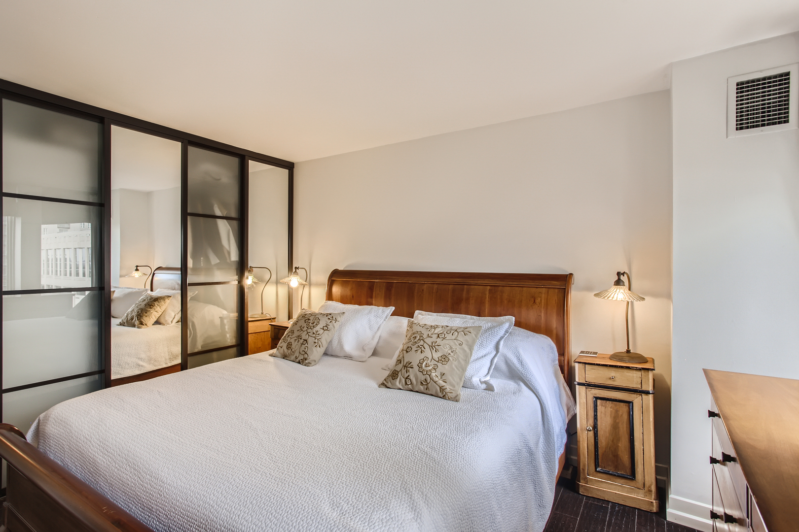 100 E WALTON Street Unit: 19F