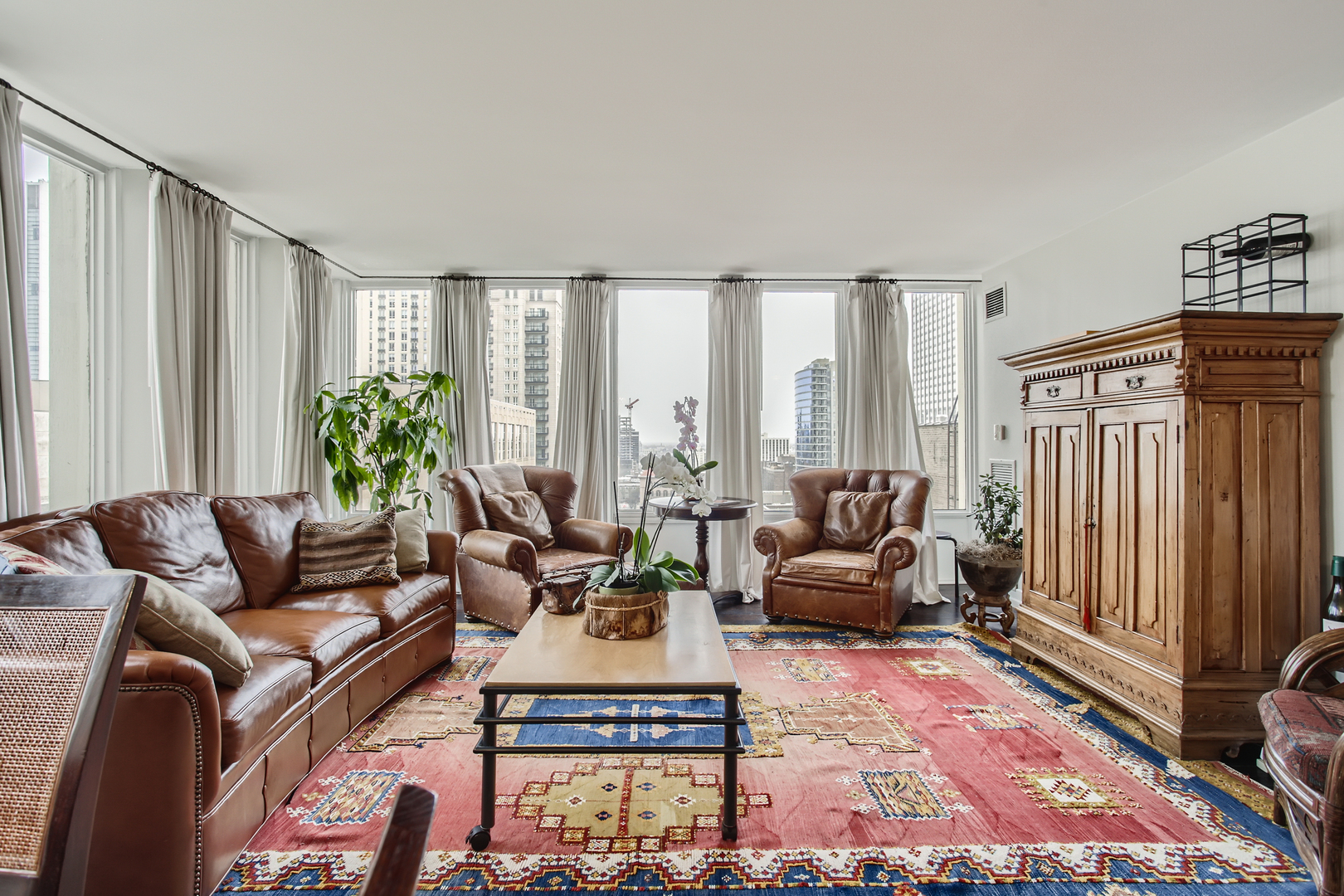 100 E WALTON Street Unit: 19F