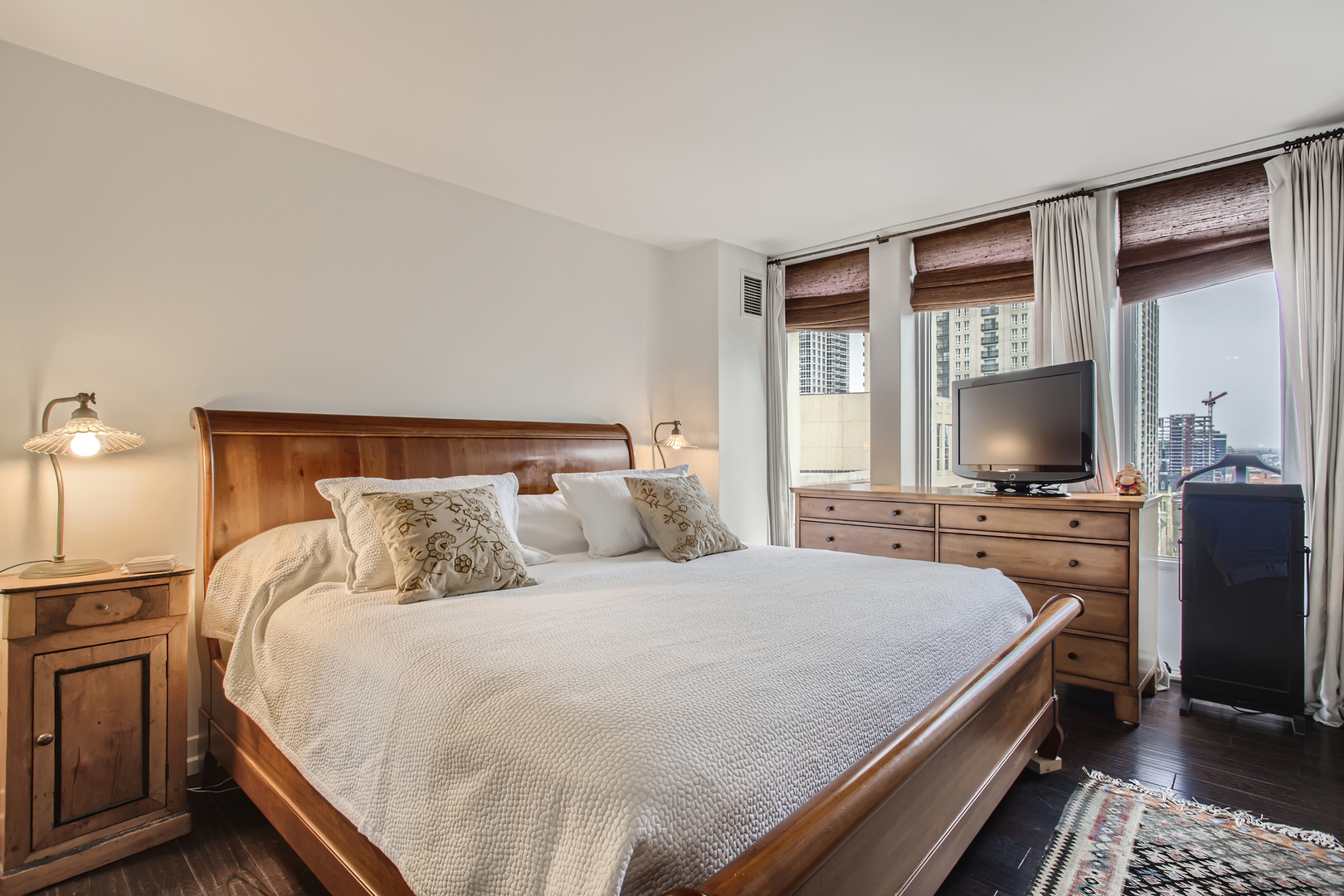 100 E WALTON Street Unit: 19F