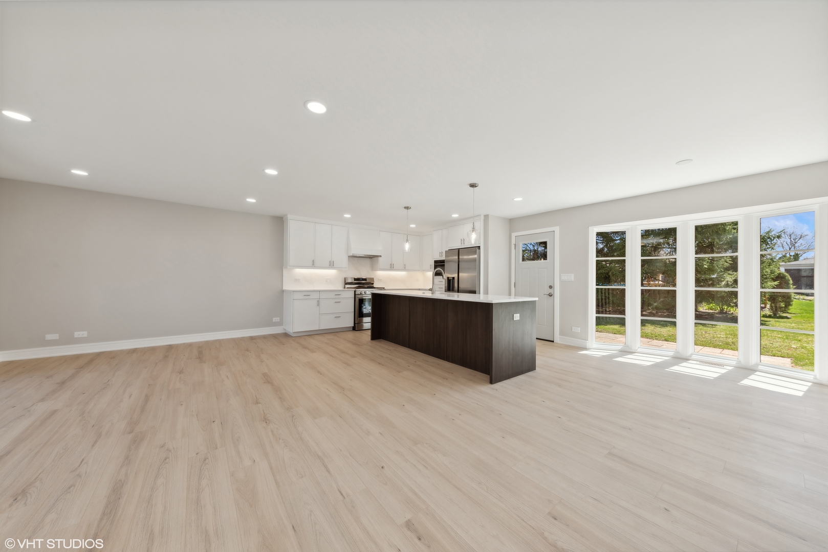 207 W Pickwick Road