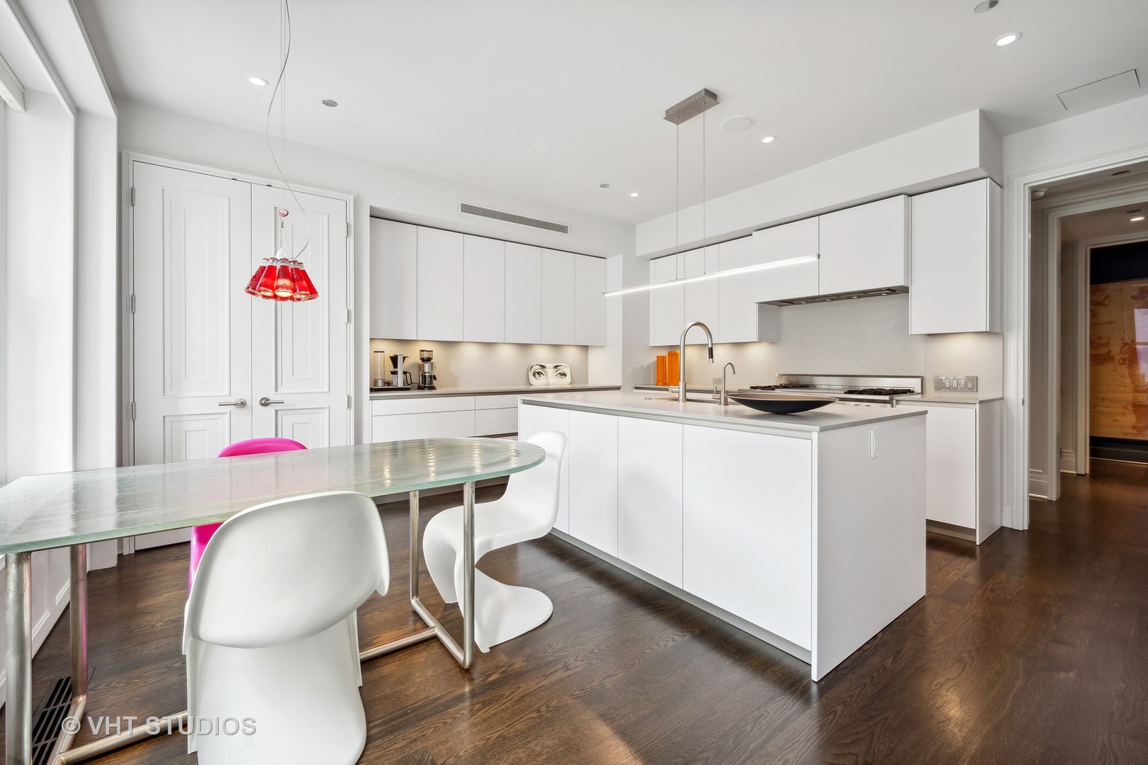 159 E Walton Place Unit: 8A
