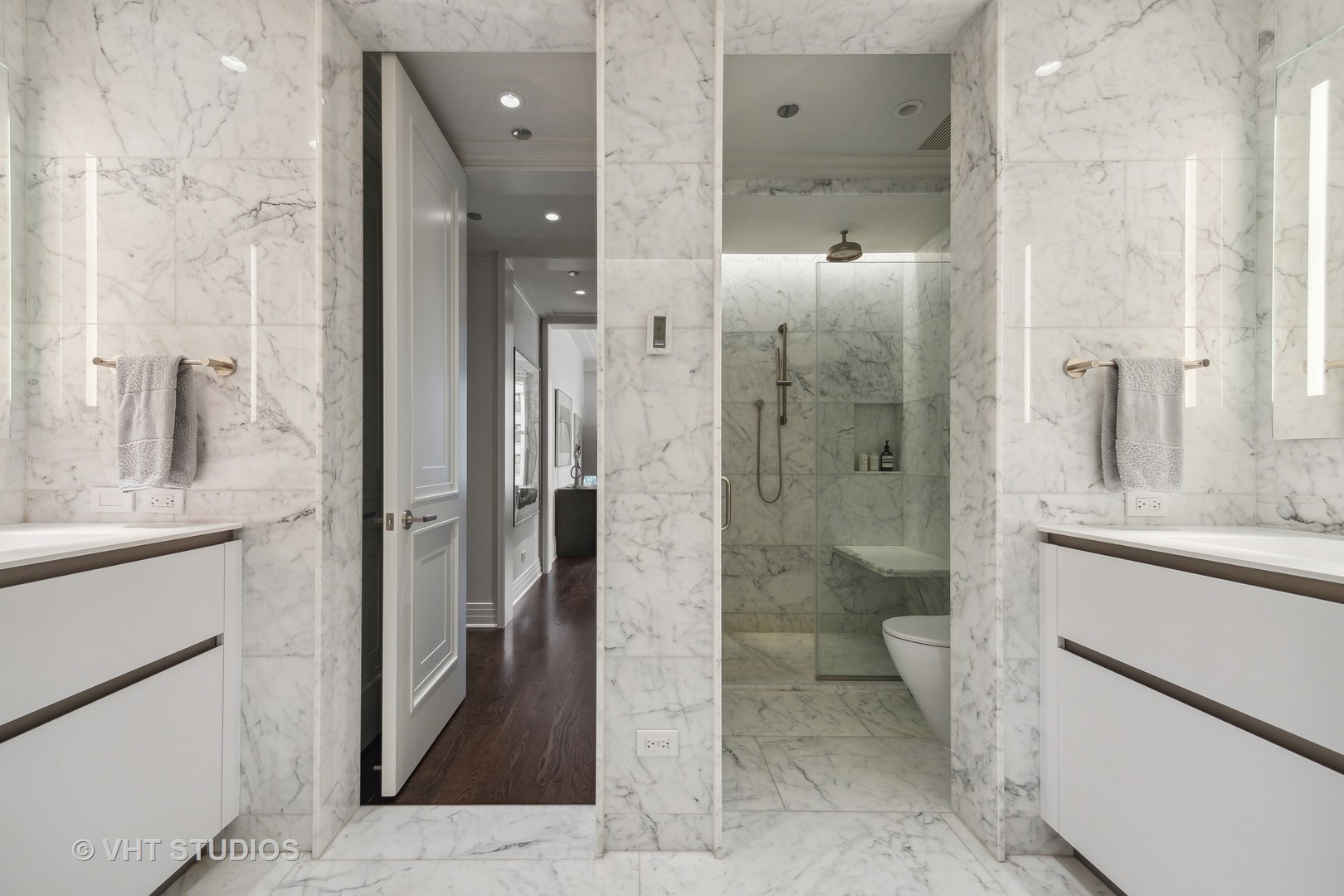 159 E Walton Place Unit: 8A