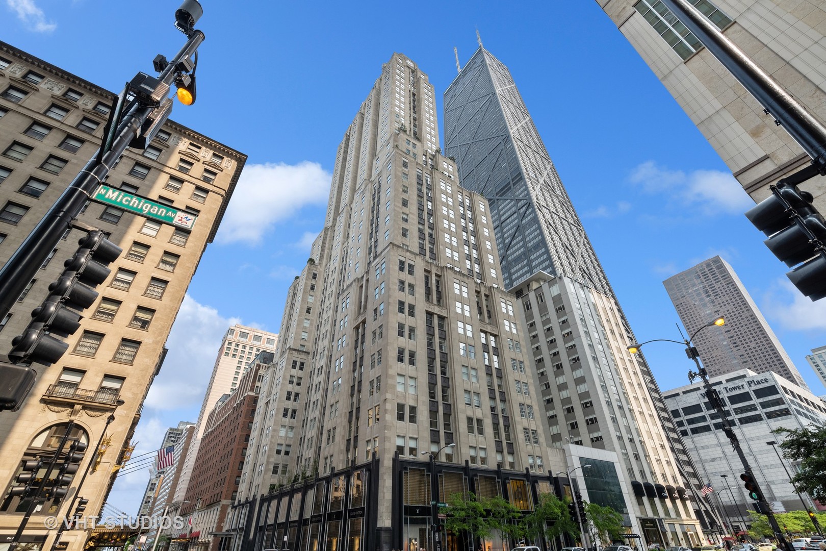 159 E Walton Place Unit: 8A