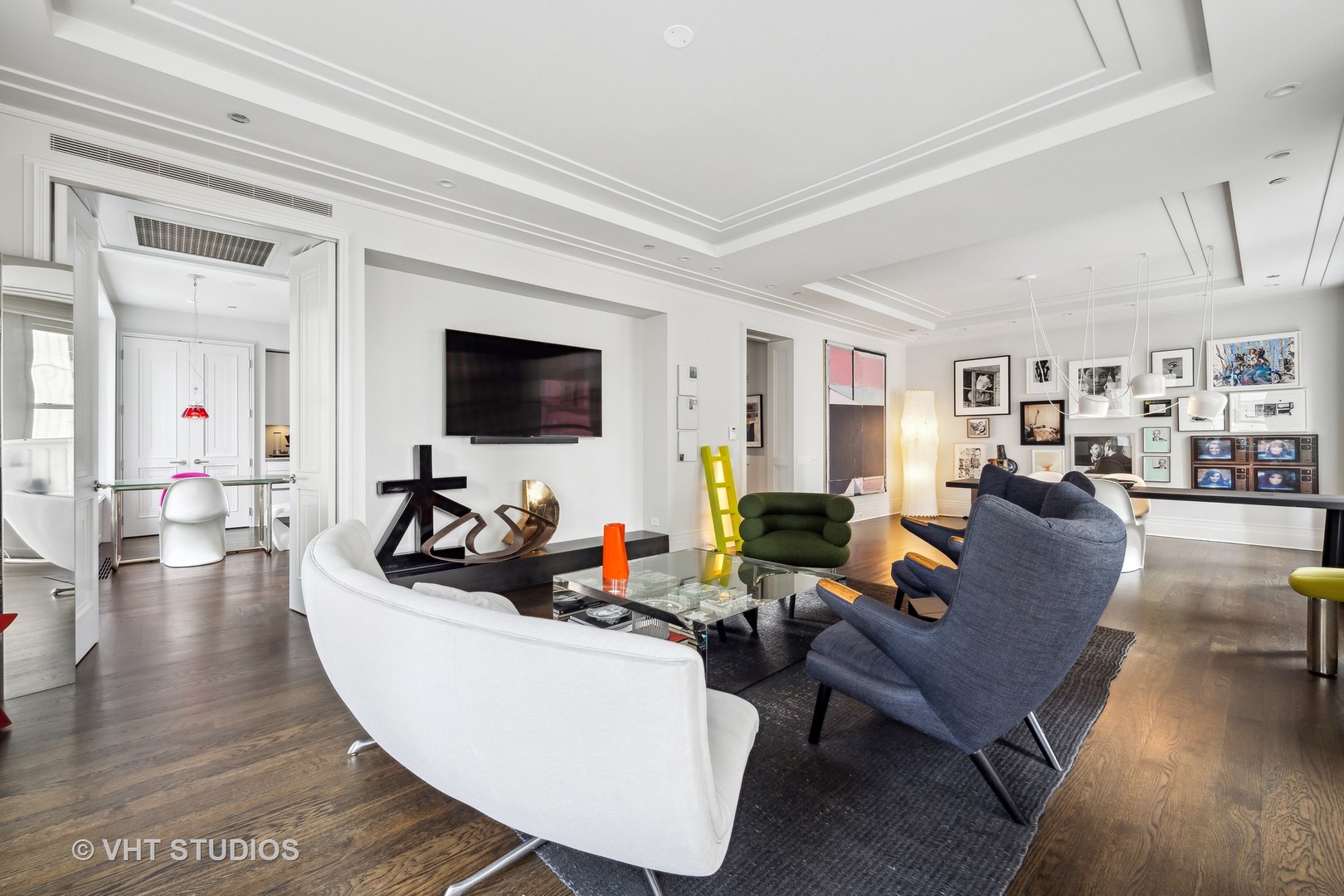 159 E Walton Place Unit: 8A