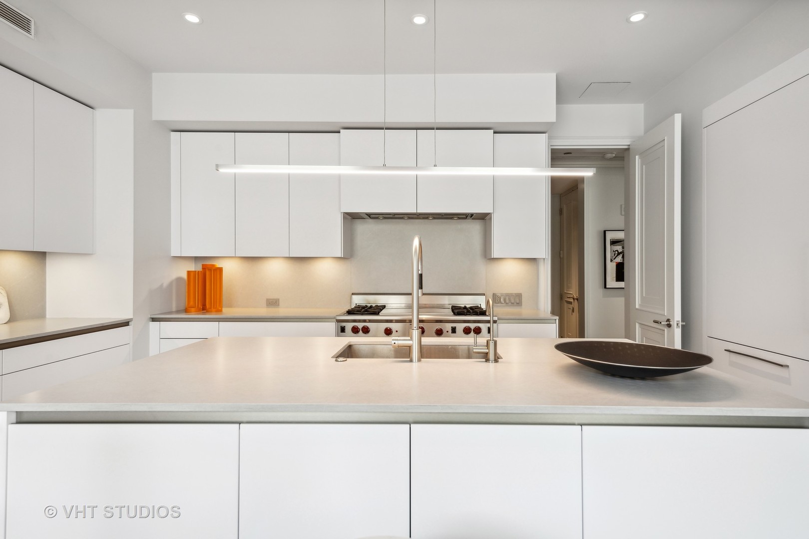 159 E Walton Place Unit: 8A
