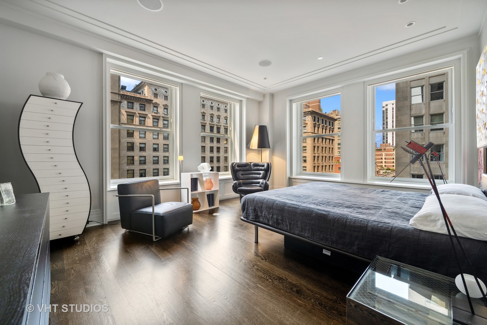 159 E Walton Place Unit: 8A