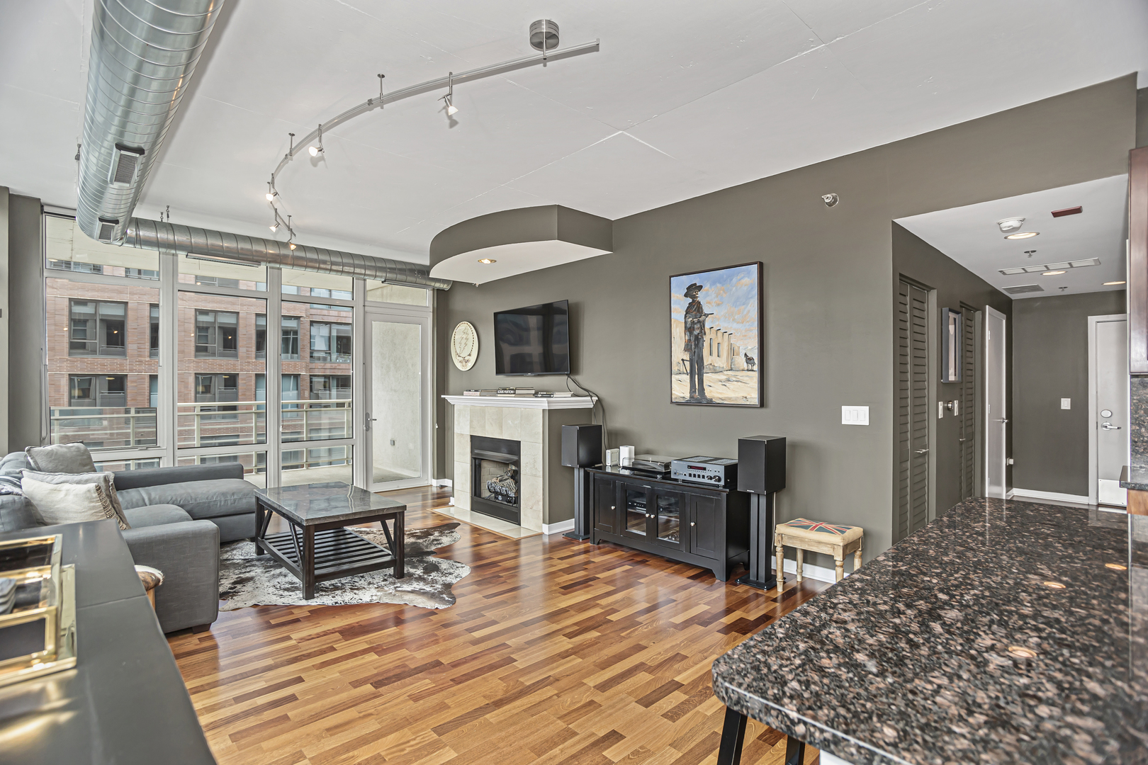909 W Washington Boulevard Unit: 605