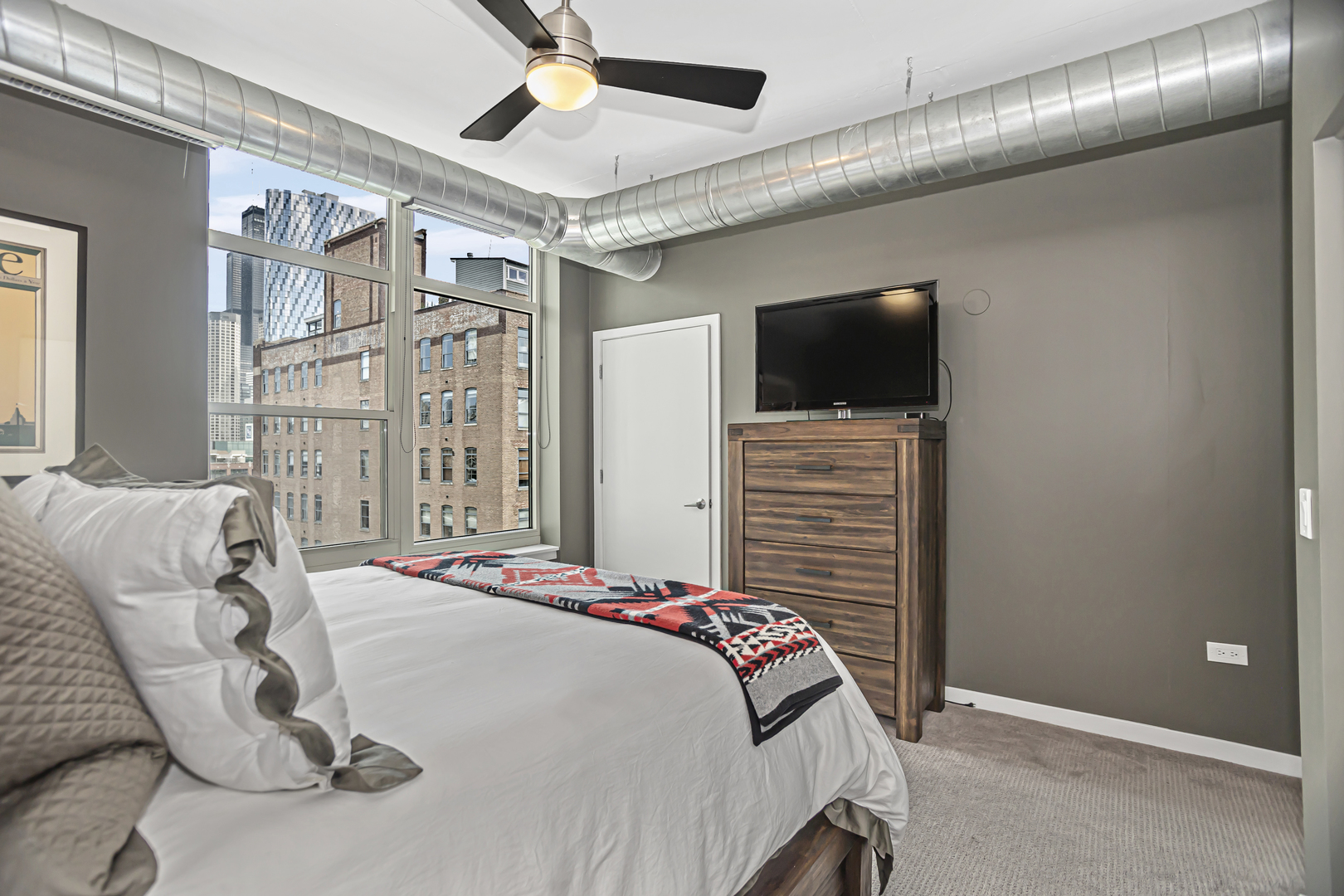909 W Washington Boulevard Unit: 605