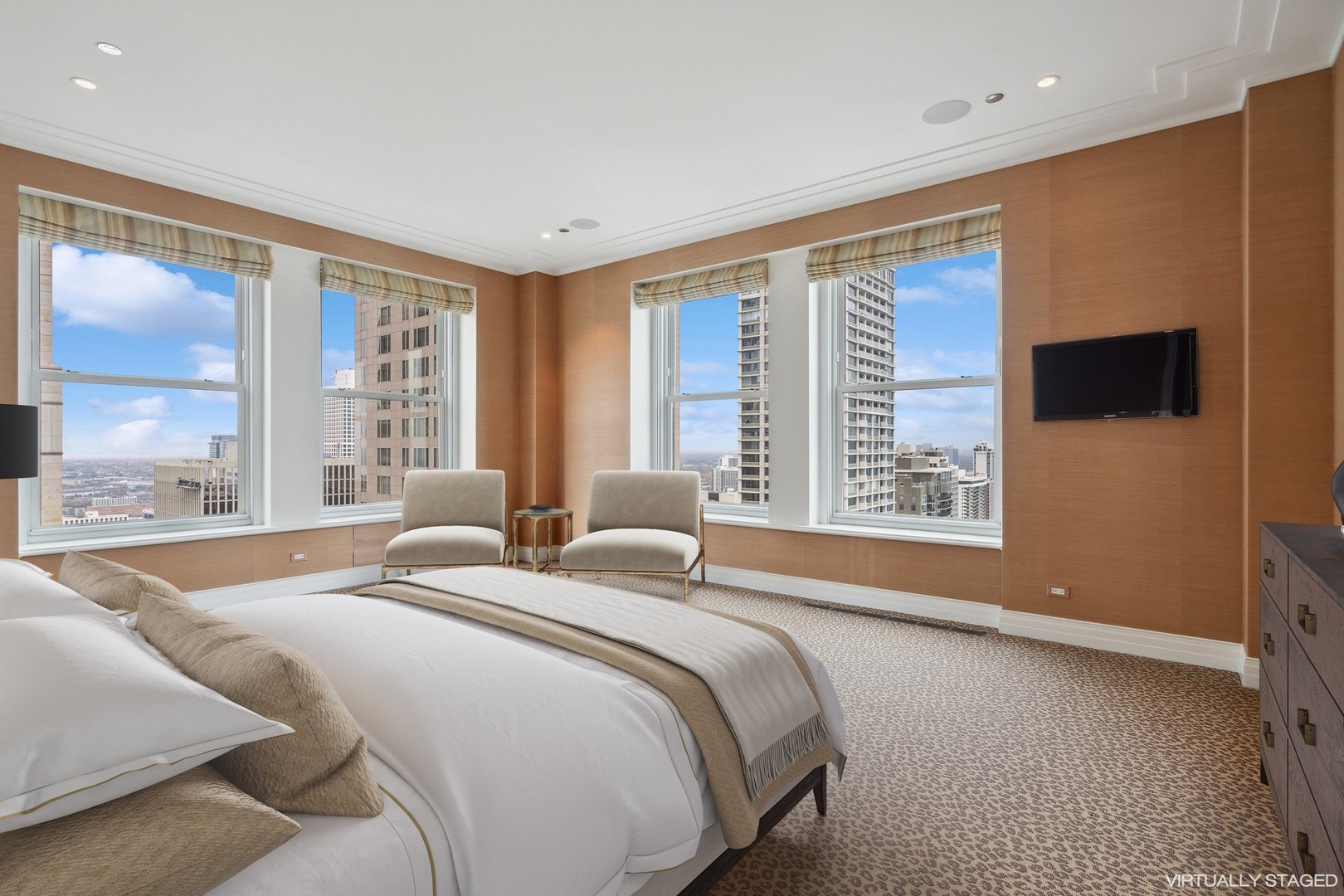 159 E Walton Street Unit: 33A