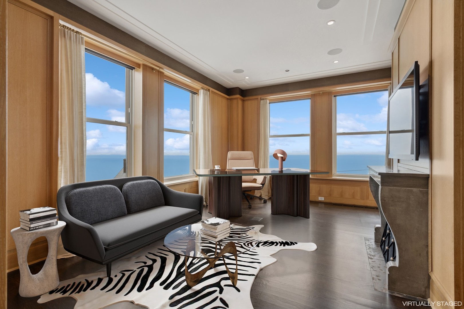 159 E Walton Street Unit: 33A