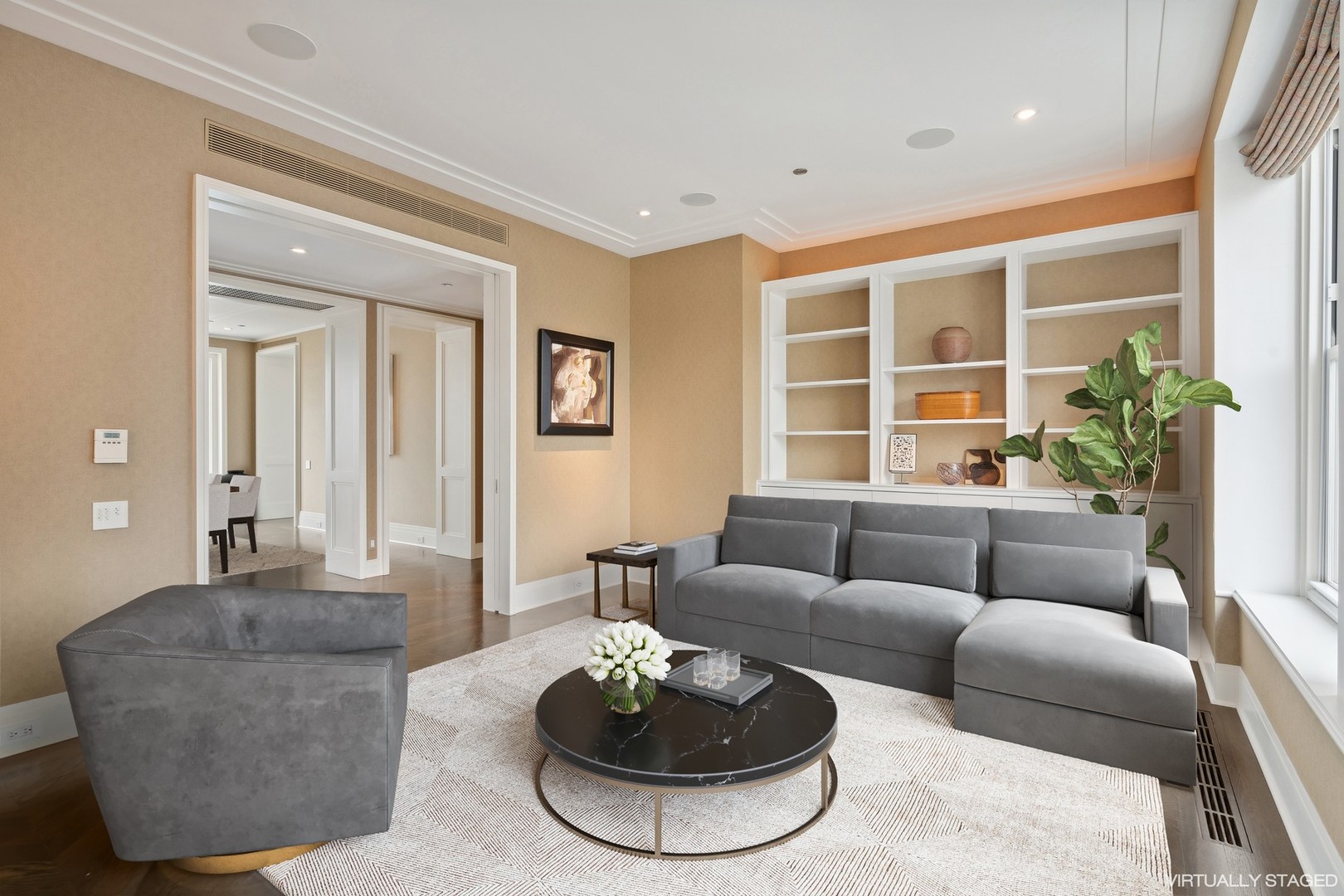 159 E Walton Street Unit: 33A